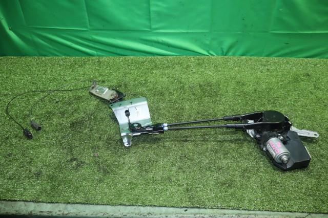 【中古】中古部品 シエンタ NHP170G 右ﾊﾟﾜｰｽﾗｲﾄﾞﾄﾞｱﾓｰﾀｰ 【3330950100-000052551064650】