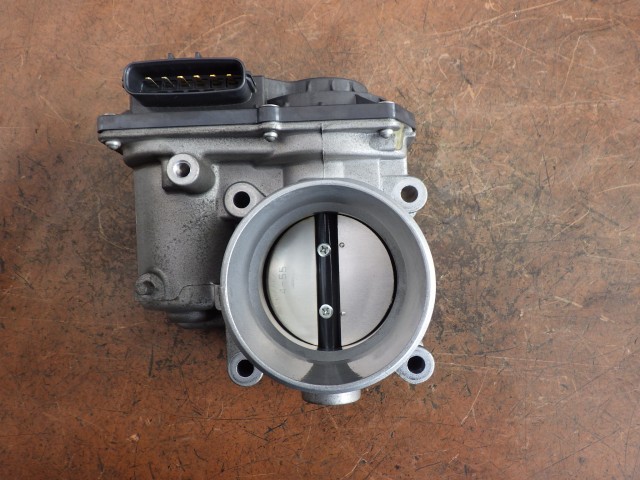 【中古】中古部品 アクセラ BLFFP ｽﾛｯﾄﾙﾎﾞﾃﾞｨ 【3331010800-000024095820300】