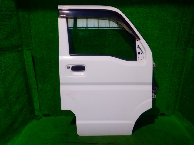 【中古】中古部品 ミニキャブ DS17V 右ﾌﾛﾝﾄﾄﾞｱ 【3340140100-000026060013100】