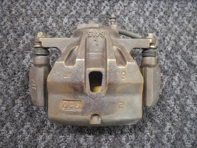 【中古】中古部品 ヴェルファイア ANH25W 左ﾌﾛﾝﾄｷｬﾘﾊﾟｰ 【3330440100-260404000144360】