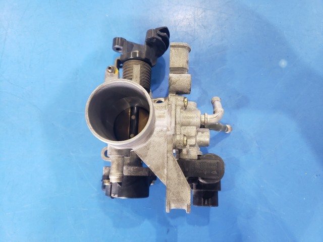 【中古】中古部品 ミラアヴィ L250S スロットルボディ 【3310590000-202604015920300】