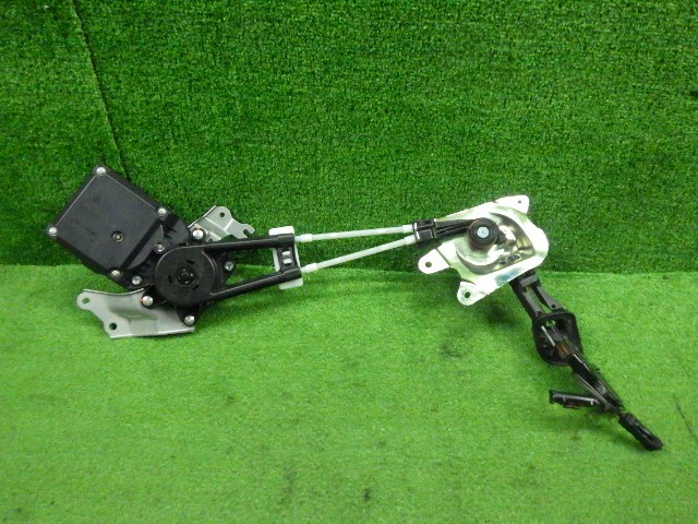 【中古】中古部品 セレナ NC28 右パワースライドドアモーター 【3330250100-000000927864650】