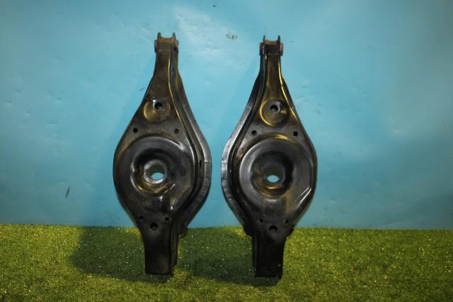 【中古】中古部品 エルグランド PE52 左ﾘｱﾛｱｱｰﾑ 【3330950100-000049251451840】