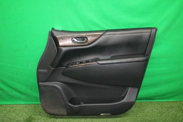 【中古】中古部品 エルグランド PE52 右ﾌﾛﾝﾄﾄﾞｱﾄﾘﾑ 【3330950100-000049251413150】