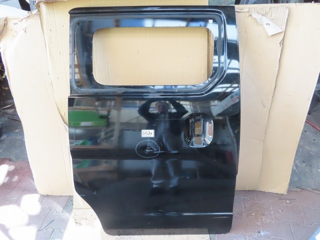 【中古】中古部品 NV200バネット VM20 右ﾘｱﾄﾞｱ 【3380050000-000038214113300】