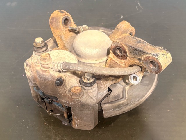 【中古】中古部品 ハイゼット S201P 右ﾌﾛﾝﾄﾅｯｸﾙﾊﾌﾞ 【3330530100-000005550344310】
