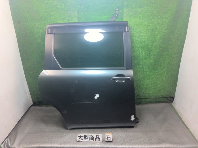 【中古】中古部品 シエンタ NCP81G 右ﾘｱﾄﾞｱ 【3330990700-202603003113300】