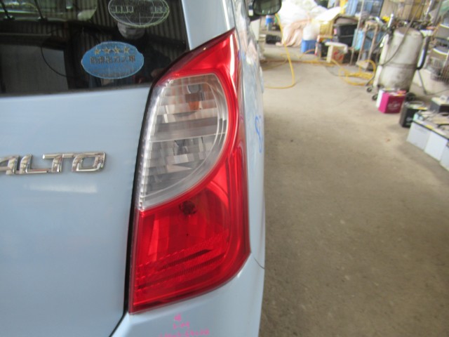 【中古】中古部品 アルト HA25S 右ﾃｰﾙﾗﾝﾌﾟ 【3500080000-260330000415500】