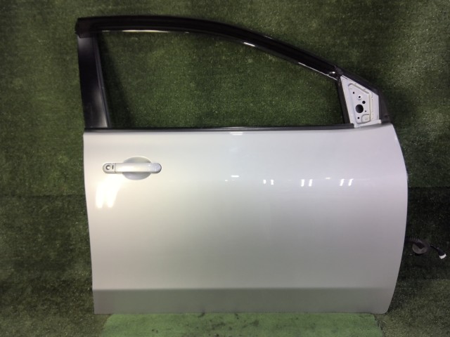 【中古】中古部品 NV150 ＡＤ VY12 右ﾌﾛﾝﾄﾄﾞｱ 【3260070000-260407000313100】
