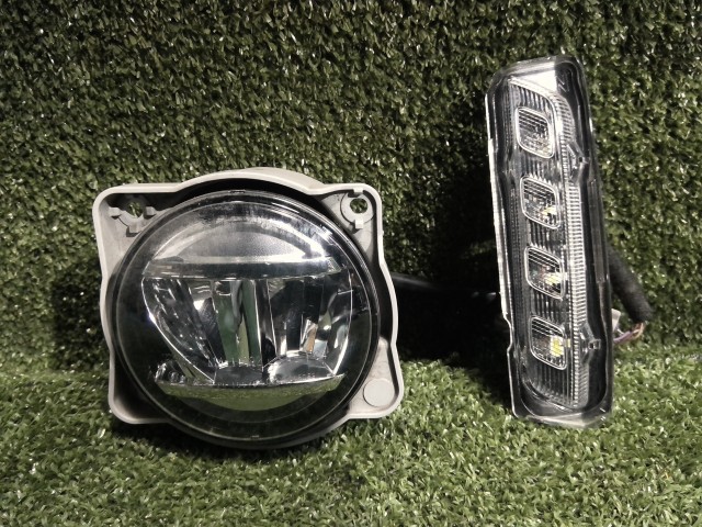 【中古】中古部品 タンク M900A 左ﾌｫｸﾞﾗﾝﾌﾟ 【3260300000-260408000410950】