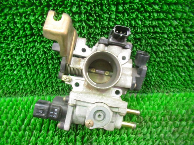 【中古】中古部品 ワゴンR MC21S スロットルボディ 【3330210100-000038071620300】