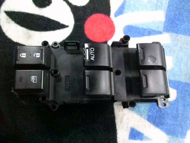 【中古】中古部品 ステップワゴン RK6 ﾊﾟﾜｰｳｲﾝﾄﾞｳｽｲｯﾁ 【3330220100-260408000761900】