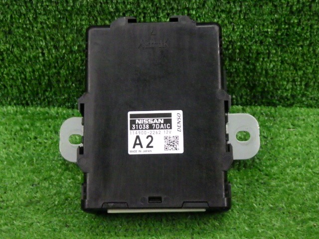 【中古】中古部品 セレナ NC28 ミッションコンピューター 【3330250100-000000927863200】
