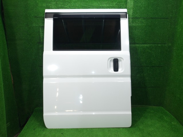 【中古】中古部品 NV100クリッパー DR17V 右ﾘｱﾄﾞｱ 【3330420100-260402000113300】