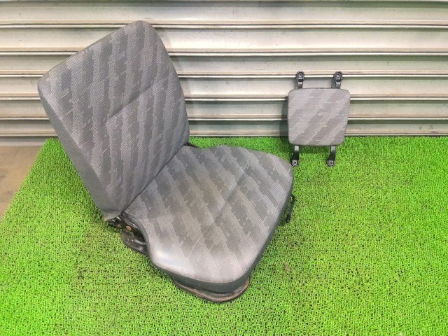 【中古】中古部品 キャリィ DA65T ﾄﾞﾗｲﾊﾞｰｼｰﾄ 【3330540100-260129000370500】