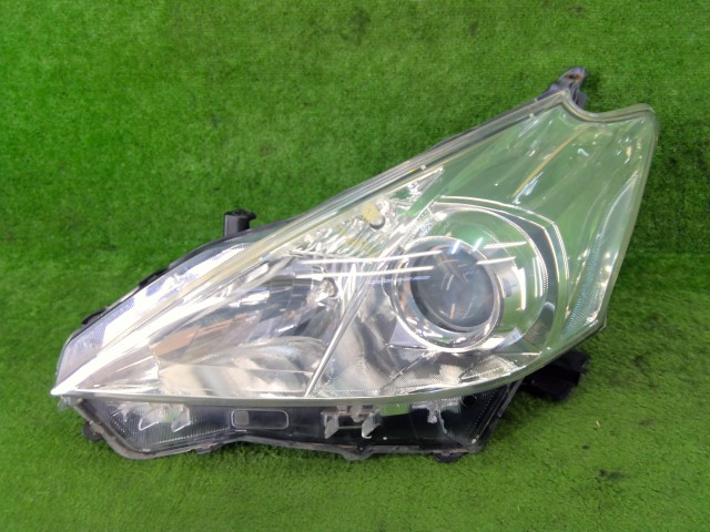 【中古】中古部品 プリウスα ZVW41W 左ﾍｯﾄﾞﾗﾝﾌﾟ 【3330990100-260318000510900】