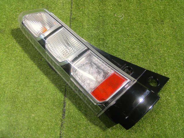 【中古】中古部品 Ｎ－ＢＯＸ JF1 左ﾃｰﾙﾗﾝﾌﾟ 【3260460000-260407000315600】