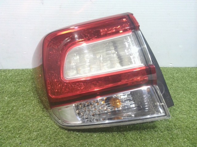 【中古】中古部品 インプレッサ GT6 左ﾃｰﾙﾗﾝﾌﾟ 【3310090100-202604021815600】