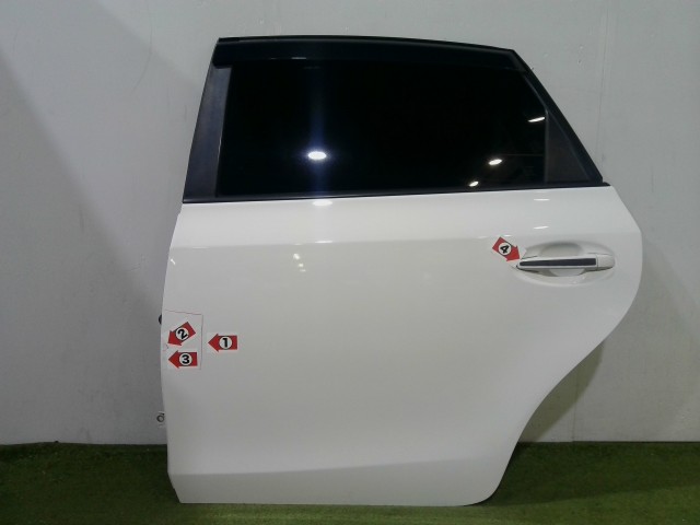 【中古】中古部品 プリウスα ZVW41W 左ﾘｱﾄﾞｱ 【3310090100-202603089713400】