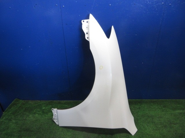 【中古】中古部品 クラウン GRS204 左ﾌﾛﾝﾄﾌｪﾝﾀﾞｰ 【3310270100-000015284510700】