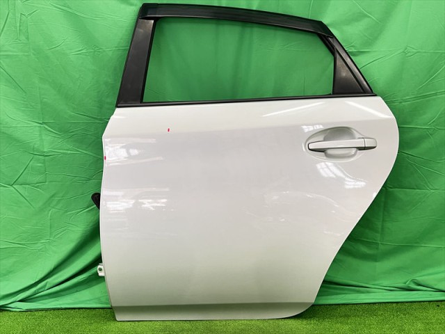 【中古】中古部品 プリウス ZVW30 左ﾘｱﾄﾞｱ 【3330240100-002026537613400】