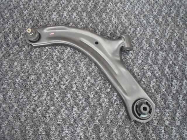 【中古】中古部品 マーチ BNK12 左ﾌﾛﾝﾄﾛｱｱｰﾑ 【3330440100-260409000151740】 9,900円