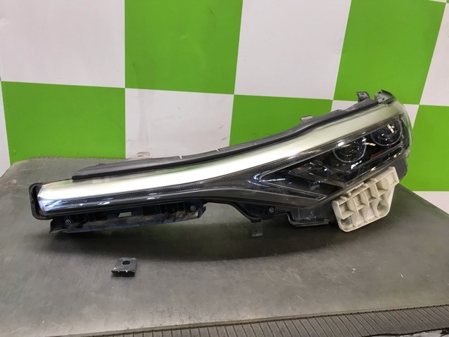 【中古】中古部品 ＳＡＩ AZK10 左ﾍｯﾄﾞﾗﾝﾌﾟ 【3330530100-000005554610900】｜e-cleマート