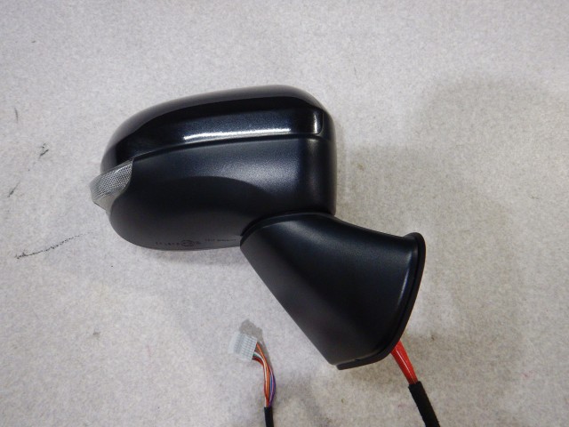 【中古】中古部品 トール M900S 右ｻｲﾄﾞﾐﾗｰ 【3330810100-260409000213500】