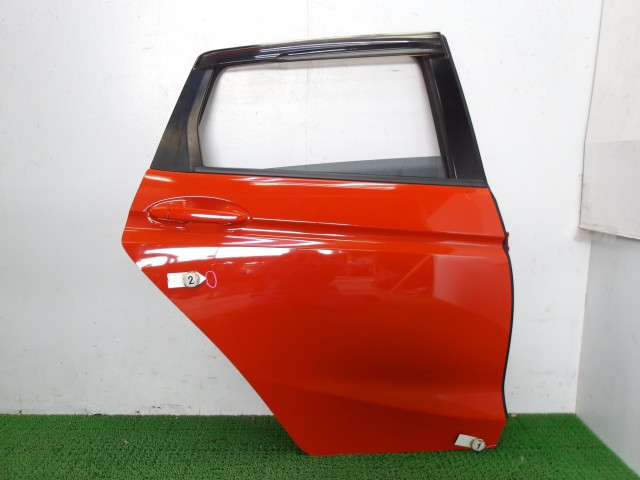 【中古】中古部品 フィット GK5 右ﾘｱﾄﾞｱ 【3310250100-000263012313300】