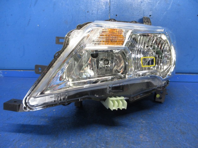 【中古】中古部品 セレナ NC26 左ﾍｯﾄﾞﾗﾝﾌﾟ 【3310270100-000015277710900】