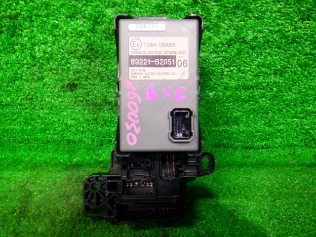 【中古】中古部品 ムーヴコンテ L575S ﾋｭｰｽﾞﾎﾞｯｸｽ 【3340140100-000026003067800】