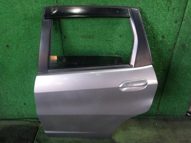 【中古】中古部品 フィット GE6 左ﾘｱﾄﾞｱ 【3340220100-000226084313400】 18,068円