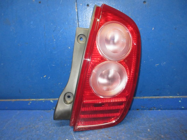 【中古】中古部品 マーチ AK12 右ﾃｰﾙﾗﾝﾌﾟ 【3310270100-000015306015500】