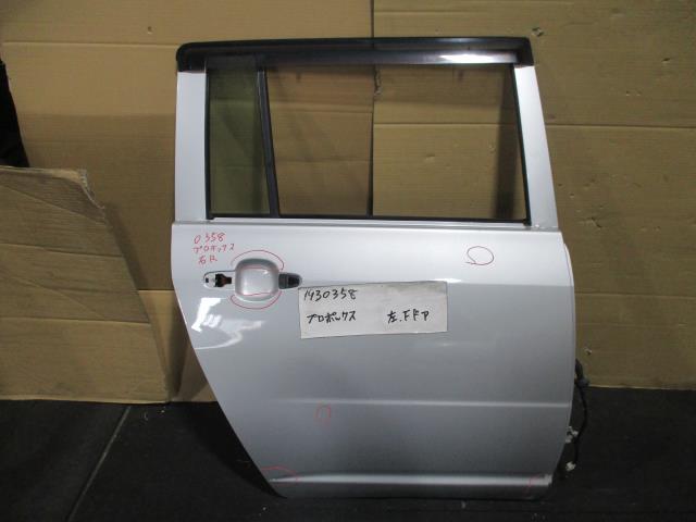 【中古】中古部品 プロボックス NCP51V 右ﾘｱﾄﾞｱ 【3310220100-001539982713300】