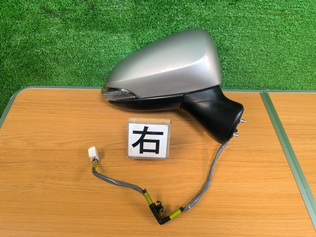 【中古】中古部品 カローラアクシオ NZE161 右ｻｲﾄﾞﾐﾗｰ 【3330990700-202601003713500】