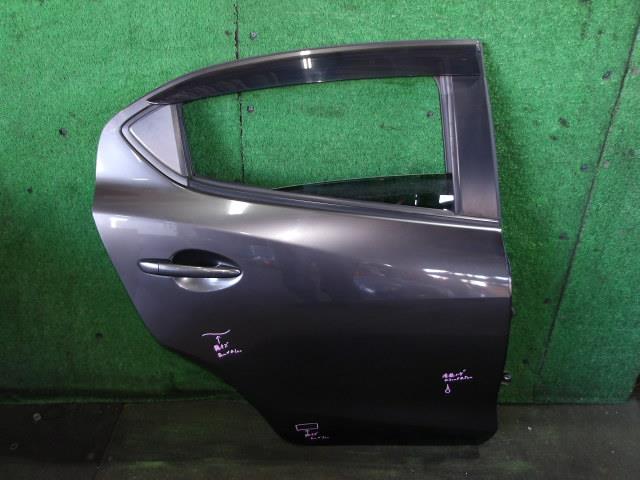 【中古】中古部品 デミオ DJ5FS 右ﾘｱﾄﾞｱ 【3340220100-000227025813300】