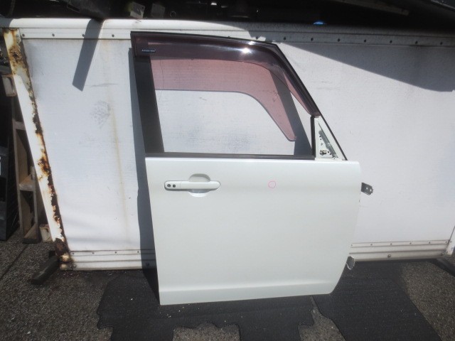 【中古】中古部品 デリカＤ2 MB15S 右ﾌﾛﾝﾄﾄﾞｱ 【3340240100-202600002713100】