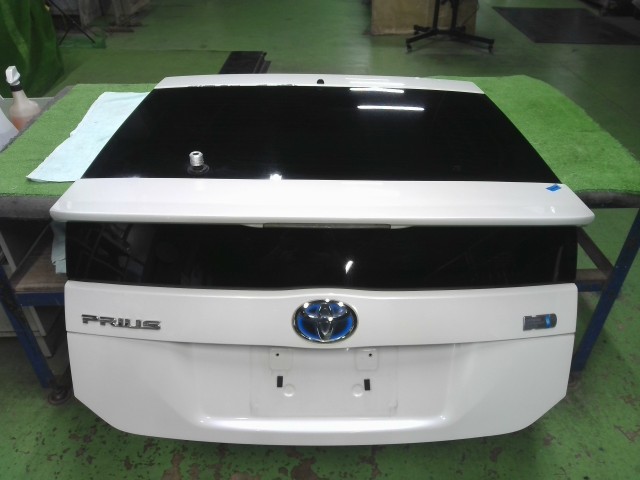 【中古】中古部品 プリウス ZVW30 ﾊﾞｯｸﾄﾞｱ 【3310200100-000022718315800】