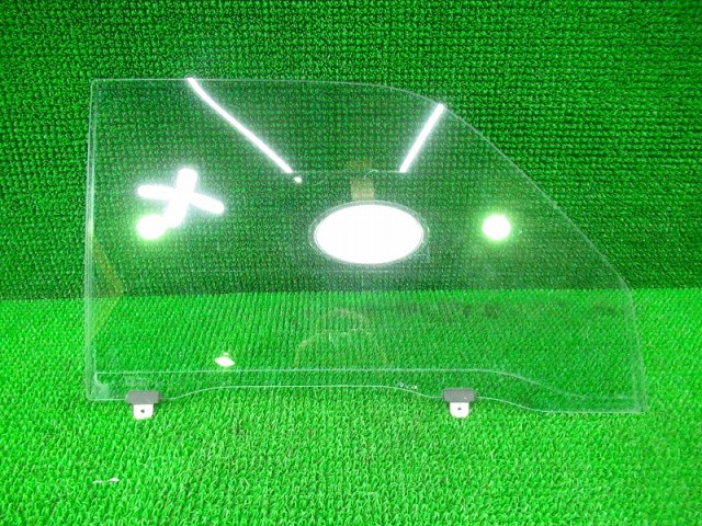 【中古】中古部品 ハイゼット S211P 右ﾌﾛﾝﾄﾄﾞｱｶﾞﾗｽ 【3330210100-000038079713130】