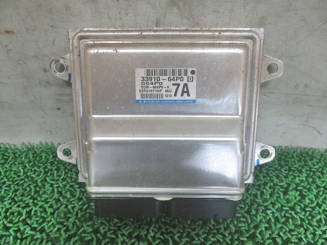 【中古】中古部品 エブリィ DA17V ｴﾝｼﾞﾝｺﾝﾋﾟｭｰﾀｰ 【3330380100-000038007363100】