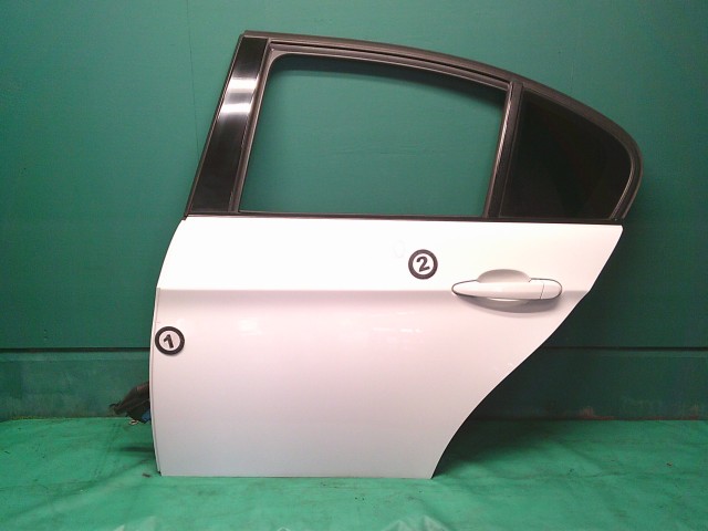 【中古】中古部品 BMW 3シリーズ VA20 左リアドア 【3330990500-260415000113400】|e-cleマート