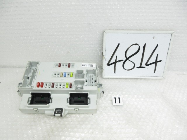 【中古】中古部品 ジープ チェロキー KL24 ﾋｭｰｽﾞﾎﾞｯｸｽ 【3500170000-260415502067800】