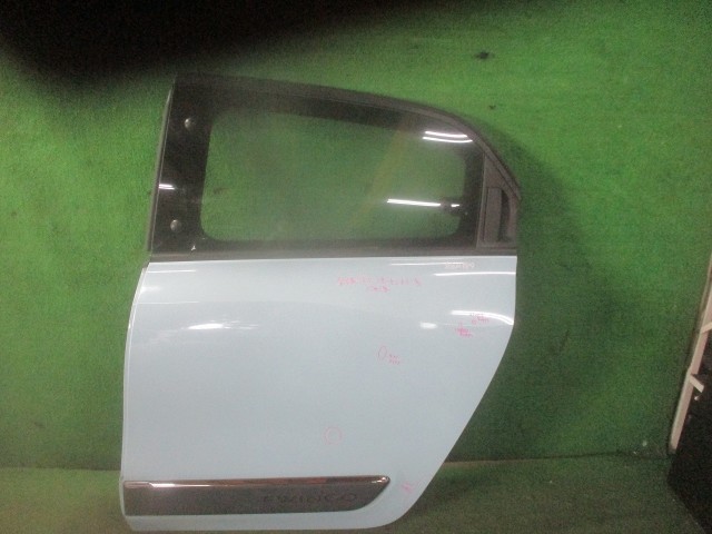 【中古】中古部品 ルノー トゥインゴ AHH4B 左ﾘｱﾄﾞｱ 【3500080000-260408000213400】