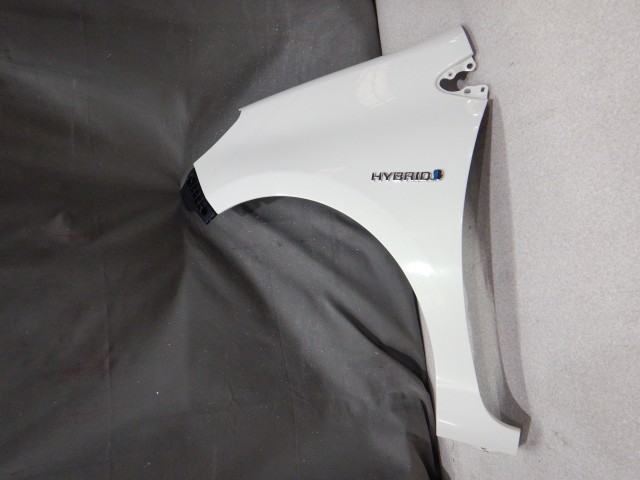【中古】中古部品 アクア NHP10 左ﾌﾛﾝﾄﾌｪﾝﾀﾞｰ 【3330810100-260416000310700】