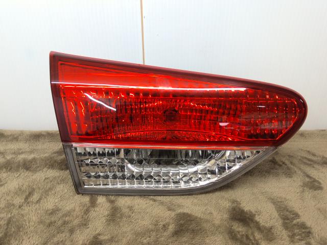 【中古】中古部品 ウィッシュ ZGE20W 左フィニッシャーパネル 【3310550000-260408000115220】