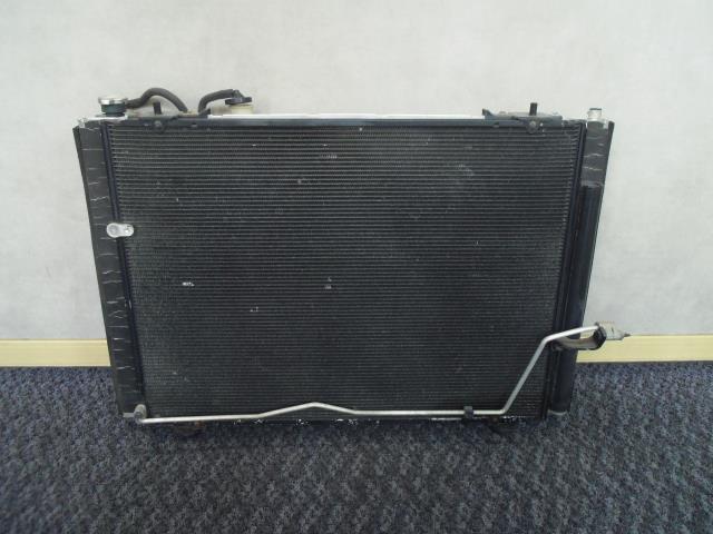 【中古】中古部品 アルファード MNH15W ラジエータ 【3330440100-260417000120400】|e-cleマート