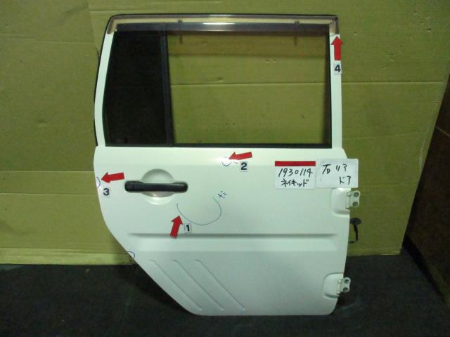 【中古】中古部品 ネイキッド L750S 右ﾘｱﾄﾞｱ 【3310220100-001497487413300】