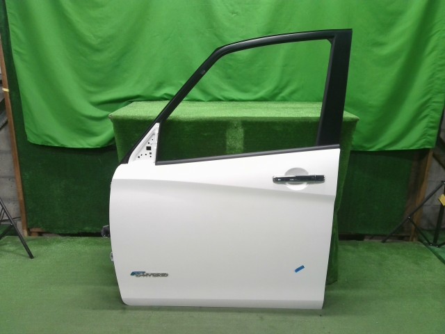 【中古】中古部品 セレナ GC27 左フロントドア 【3310200100-000022713713200】|e-cleマート