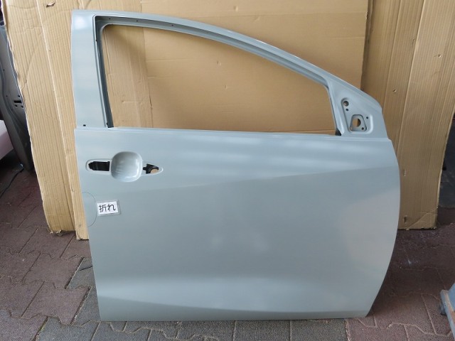 【中古】中古部品 ヤリス MXPA10 右フロントドア 【3380050000-000038287113100】|e-cleマート