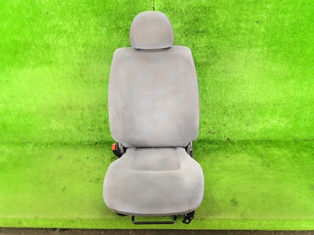 【中古】中古部品 ハイエース TRH223B ｱｼｽﾀﾝﾄｼｰﾄ 【3330990100-260401000170600】｜e-cleマート